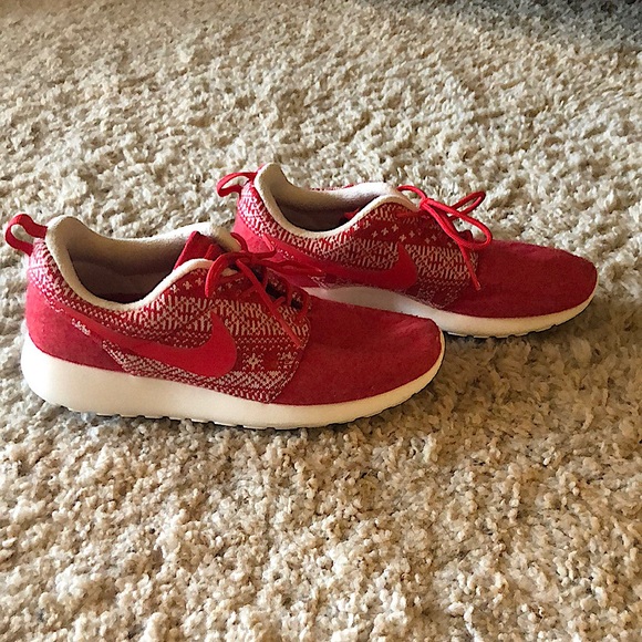 🎉2xHP🎉{Nike} Roshe One Winter red sneakers - Picture 2 of 5